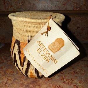 NEW Small Handwoven Colombian Werregue Basket Artesanias El Zipa, Bogotá